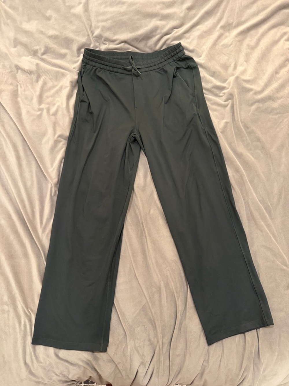 Lululemon Soft Jersey Classic-Fit Pant Regular in RAINFOREST GREEN
